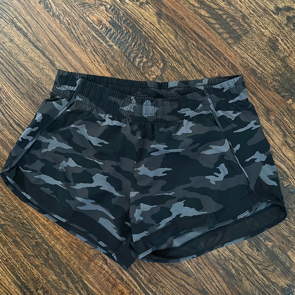 Athleta mesh racer run shorts